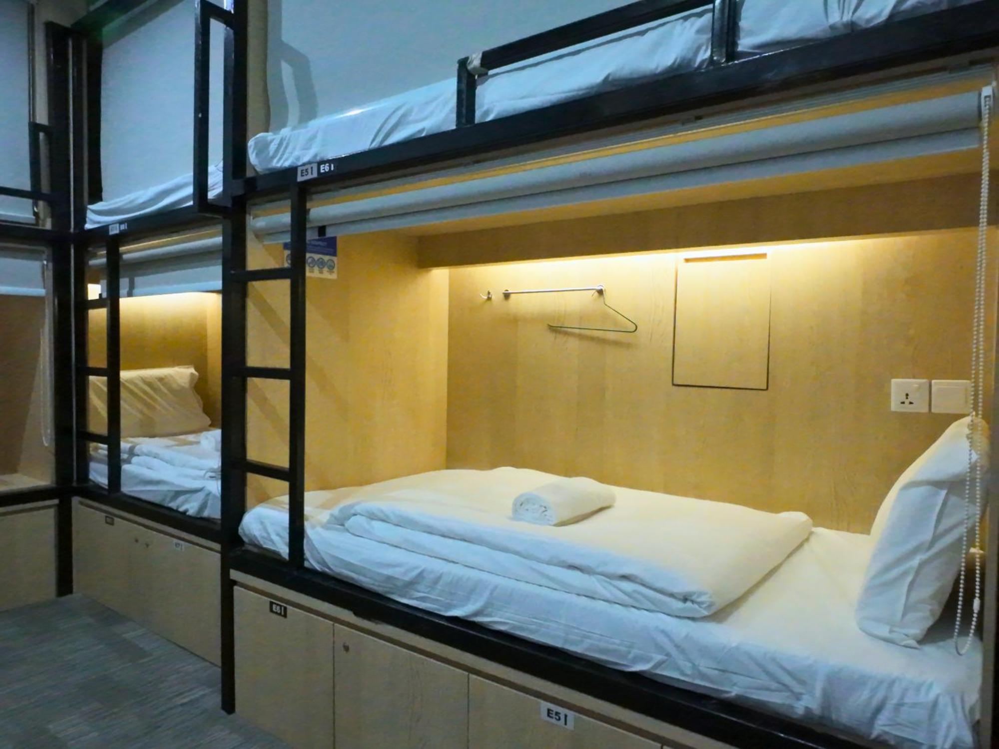 Kapselhotel The @ Bugis