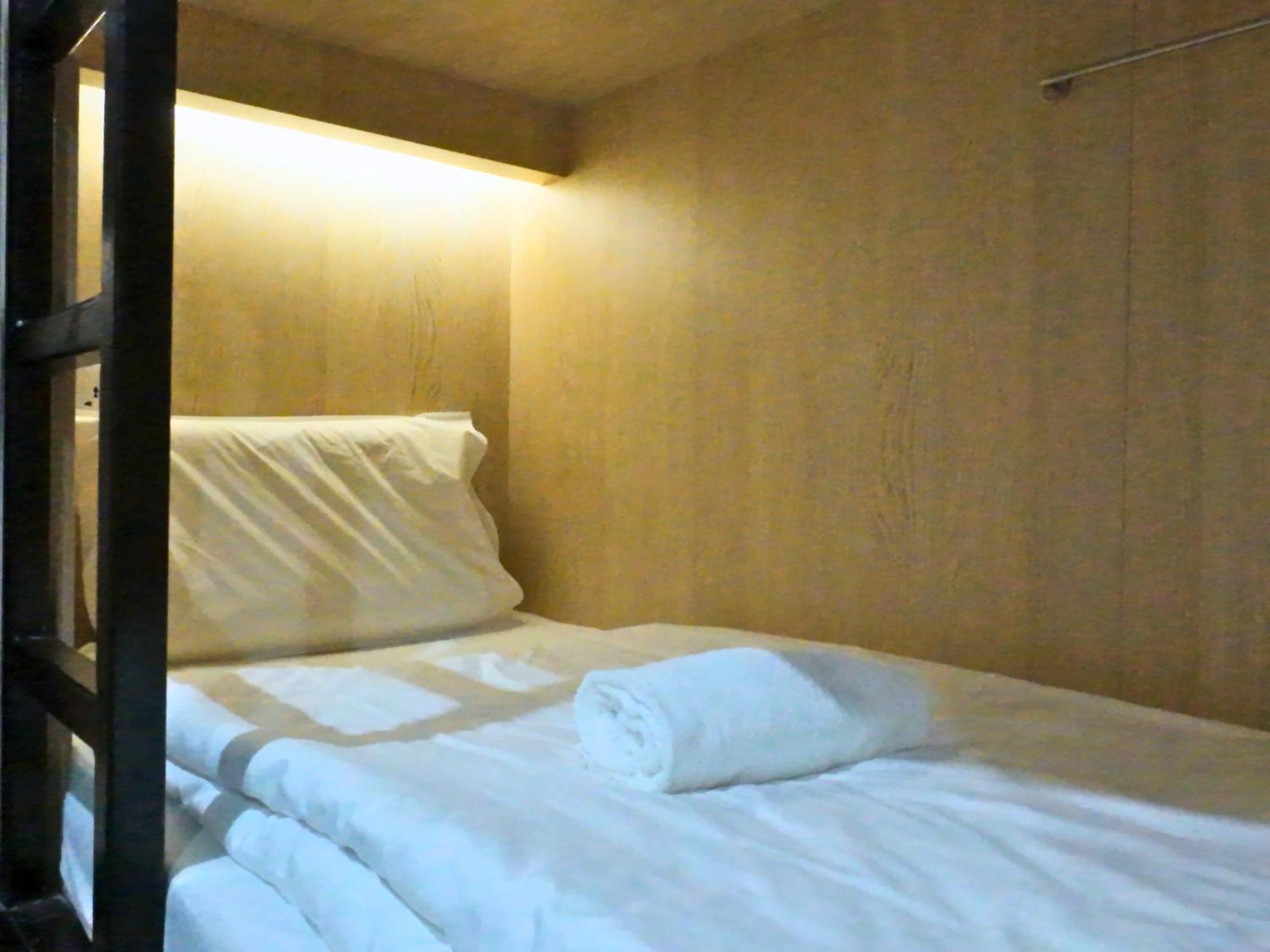 Kapselhotel The @ Bugis *